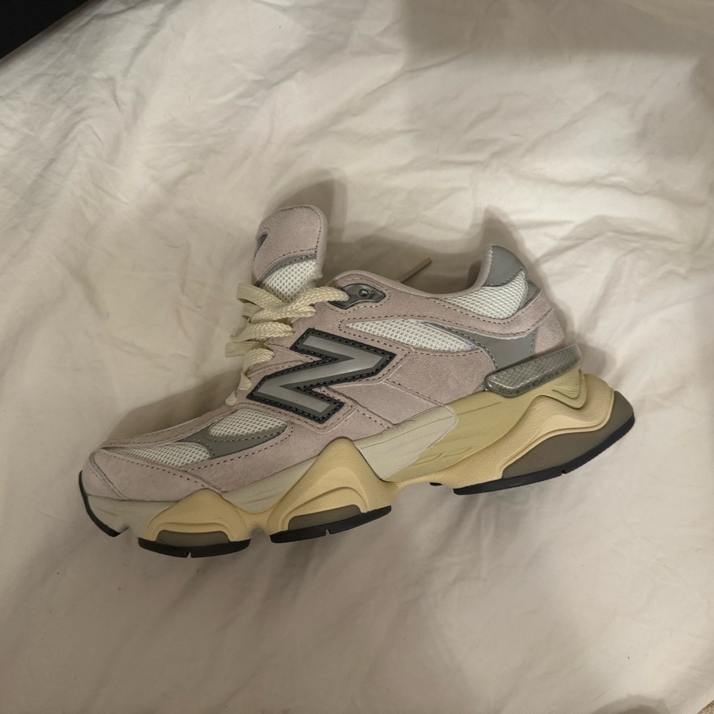 New Balance 9060 Sea Salt/Silver